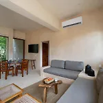 Luxe Ground-Floor 3Br Jungle Haven With Plunge Pool