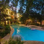 Luxe Ground-Floor 3Br Jungle Haven With Plunge Pool