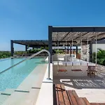 Modern Retreat With Private Garden And Jacuzzi