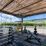 Modern Retreat With Private Garden And Jacuzzi