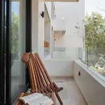 Maria - Modern 2br Retreat With Pool Apartamento *