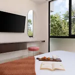 Apartamento Maria - Modern 2br Retreat With Pool