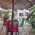 Casa Esmeralda With Pool Access And Furnished Patio!