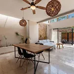 Chic 6br Dual With 4 Private Pools & Concierge Villa