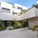 Elegant 6Br Dual Villa With 4 Private Pools & Concierge