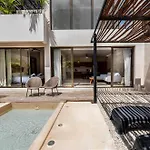 Chic 6br Dual With 4 Private Pools & Concierge Villa *