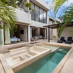 Chic 6Br Dual Villa With 4 Private Pools & Concierge