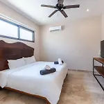 Chic 6br Dual With 4 Private Pools & Concierge Villa Tulum
