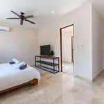 Chic 6br Dual With 4 Private Pools & Concierge Tulum