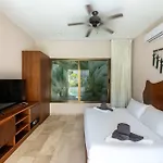 Chic 6br Dual With 4 Private Pools & Concierge *