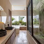 Chic 6br Dual With 4 Private Pools & Concierge Villa