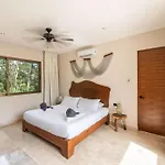 Villa Chic 6br Dual With 4 Private Pools & Concierge