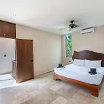 Villa Chic 6br Dual With 4 Private Pools & Concierge
