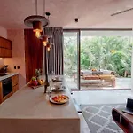 Modern 3br With 2 Pools & Rooftop Lounge *