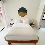 Villa 240m2 - 16 Persons - 6 - 2 Swimming Pool - 3 Jacuzzis