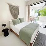 240m2 - 16 Persons - 6 - 2 Swimming Pool - 3 Jacuzzis Villa *