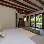 Villa Soliman Bay Beachfront