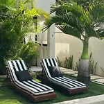 Villa 240m2 - 16 Persons - 6 - 2 Swimming Pool - 3 Jacuzzis