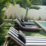 240m2 - 16 Persons - 6 - 2 Swimming Pool - 3 Jacuzzis