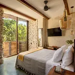 Fantastic 6br Luxury Penthouse 12ppl Rooftop Pool & Bathtub Villa *