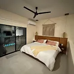Jungle Loft With Pool And Rooftop Near And Cenotes And Dowtown! Fast Wifi! Perfect For Expats *