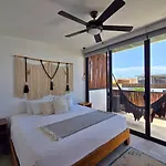 Luxury Penthouse 3br With Private Pool & Rooftop La Veleta