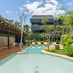 Humana Luxury Private Pool & Huge Terrace Apartment