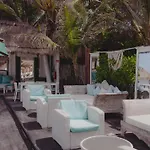 Estrellas - Located At The Party Zone Hotel Tulum