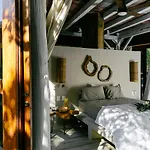 Mamasan Treehouses & Hotel 4*