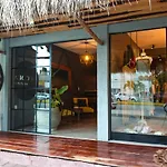 Aruma Hotel & Boutique