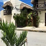 Hotel Lo Nuestro Petit