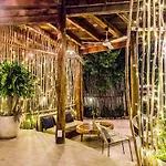 Mamasan Treehouses & Hotel