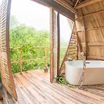 Mamasan Treehouses & Tulum