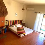 Hotel Lo Nuestro Petit