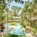 Copal Apartahotel 5*