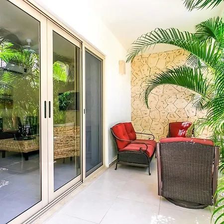 Apartamento Complex With An Alluring Pool & Tropical Vibes By Stella Rentals! *