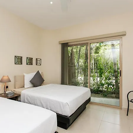 Complex With An Alluring Pool & Tropical Vibes By Stella Rentals! *