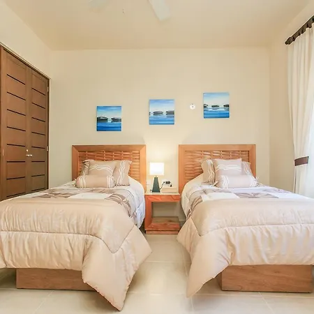 Apartamento Complex With An Alluring Pool & Tropical Vibes By Stella Rentals! *