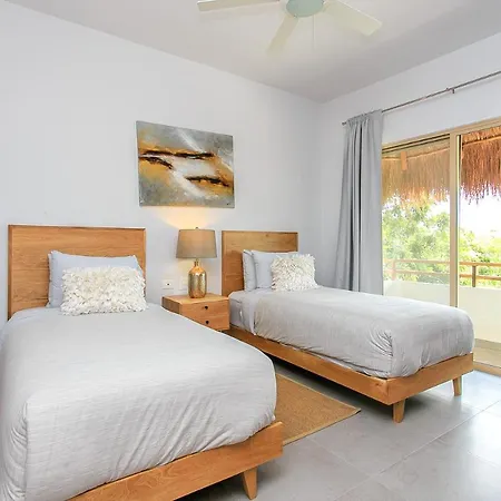 Complex With An Alluring Pool & Tropical Vibes By Stella Rentals! Apartamento *