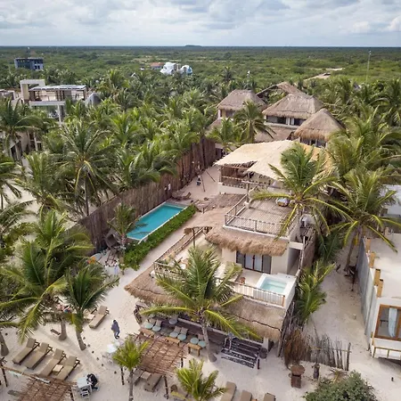 Dune Boutique Located At The Party Zone (adults Only) Tulum