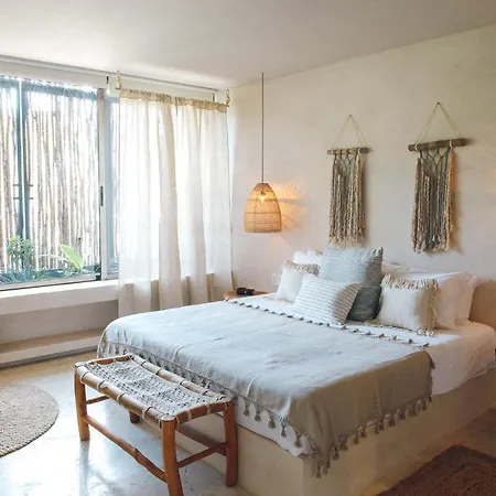 3 Bed Sleeps 6 - Private Pool & Hot Tub Tulum