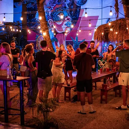 Hostel Che & Bar Adults Only *