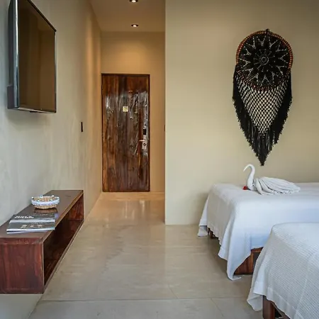 Hotel Moonshine & Tulum