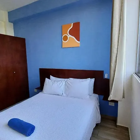 Cozy And Spacious By 10 Apartment