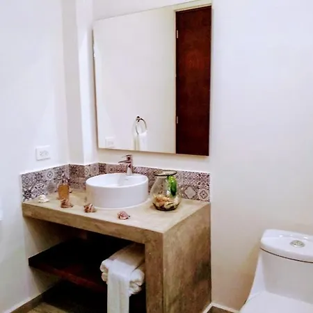 Cozy And Spacious By 10