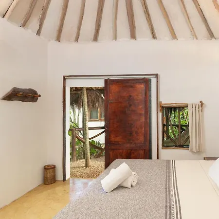 Yaxchen & Cenote Lodge Tulum
