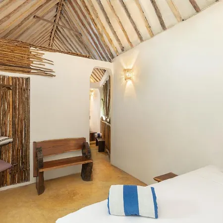 Yaxchen & Cenote Lodge *