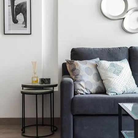 Neem 21 Nilay, Elegant 10 Min From The