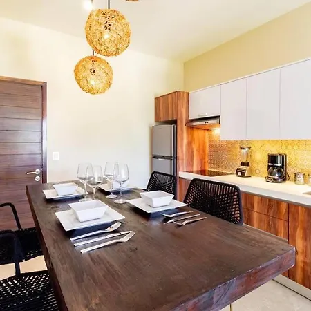 Apartment Near Beach+jungle Views. King Bed+220 Megs+2 Bikes *
