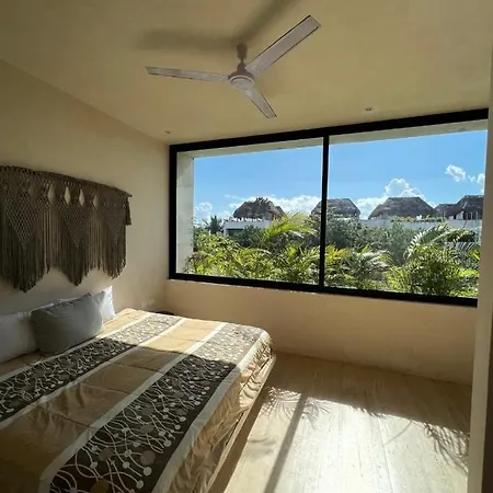 Apartment New Spacious 2 Level Penthouse W/ Pool